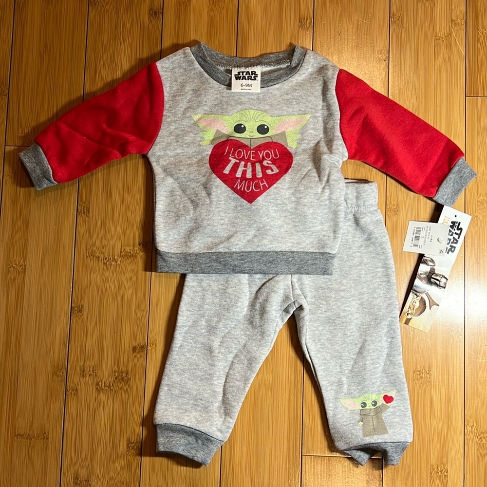 NWT New 06-9M Baby Grogu Disney Star Wars Mandalorian Sweatshirt & Sweatpant Set